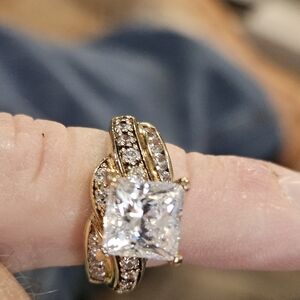 Elegant Gold and Silver Women's Ring with Sparkling Stones